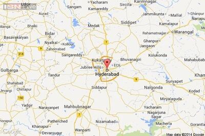 Telangana CM hoists national flag at Golconda Fort