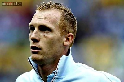 Barcelona defender Mathieu sidelined by ankle injury