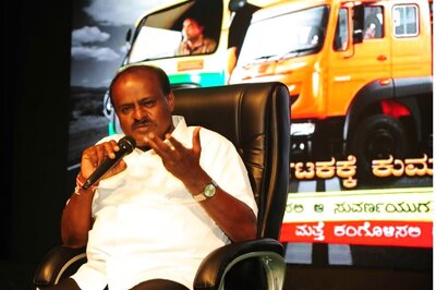 Karnataka Election: 'Kingmaker' Kumaraswamy Takes Off to Singapore, Triggers Buzz of Post-Poll Negotiations