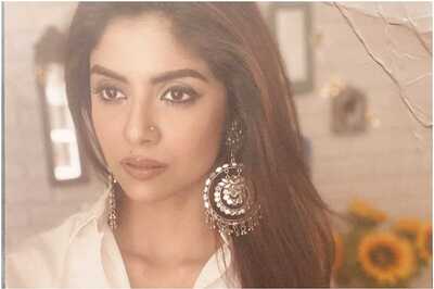 Triggered By Troll's Question, Sayantani Ghosh Asks 'What is This Fascination About Breasts?'