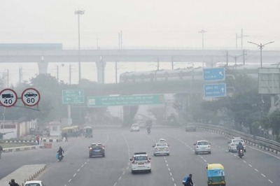 Delhi's Air Quality Improved Significantly to 'Moderate' Category After Rains and Stronger Winds