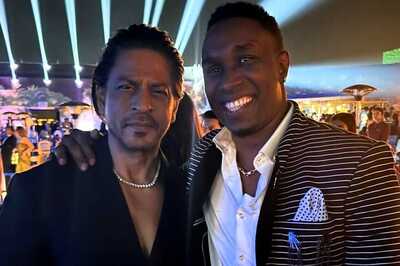 Shah Rukh Khan Chills With Dwayne Bravo at Anant Ambani and Radhika's Pre-Wedding; Photo Goes Viral