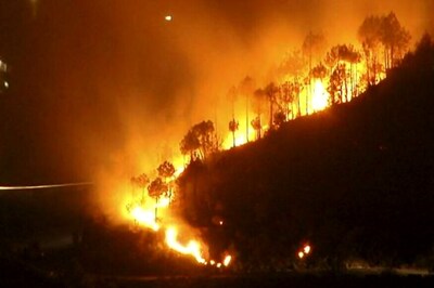 IAF Choppers Pour Over 2.60 Lakh Litres of Water to Control Mt. Abu Wildfire