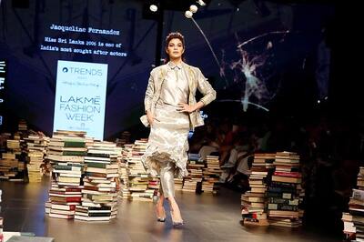 LFW 2016: Jacqueline Fernandez Looks Stunning As She Turns Showstopper For Rajesh Pratap Singh