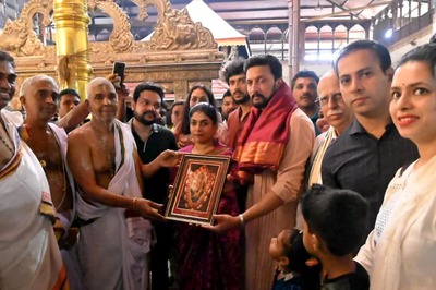 Kichcha Sudeep Visits Sri Durgaparameshwari Temple With His Wife Priya