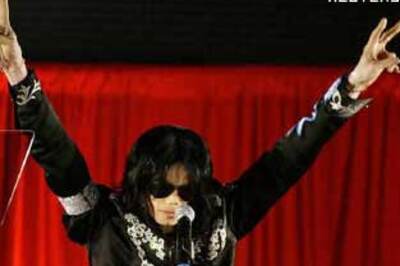 Michael Jackson sued by 'girlfriend' in Thriller video