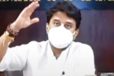 Aviation Minister Scindia Bats for Paternity Leave, Increased Share of Women Pilots in Airlines