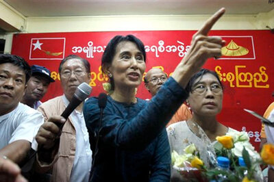 Myanmar people get Q and A with Suu Kyi