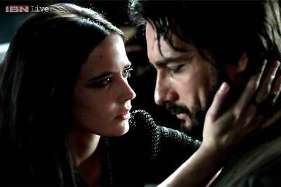 '300: Rise of an Empire' earns USD 45 million in the opening weekend