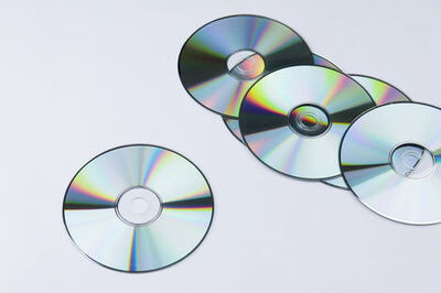 How to Decorate Diyas with Recycled Material