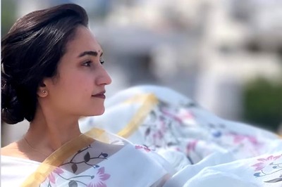 Vaishnavi Gowda Looks Drop-Dead Gorgeous In Ethnic White Ensemble