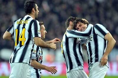 Juventus fall three points behind Milan