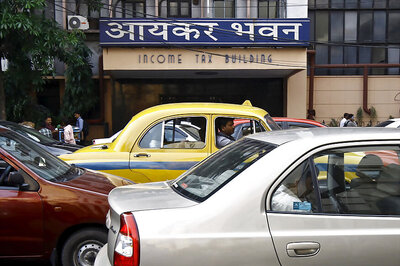 I-T Dept Searches in TN, Karnataka, Kerala Against Ponzi Schemes