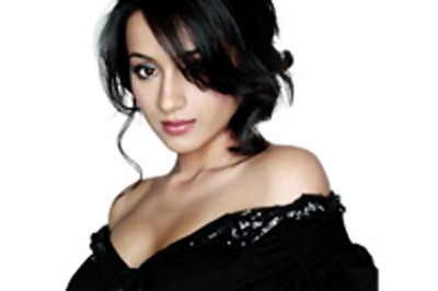 Video: Actress Trisha Krishnan in a controversy