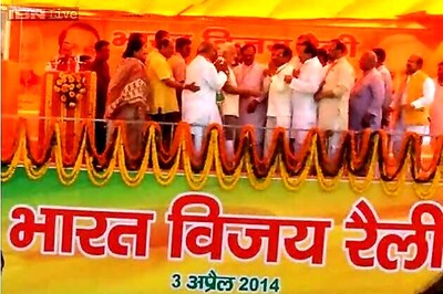 Modi uses Field Marshal Manekshaw's name, says Congress is communal