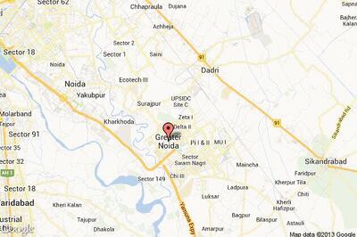 Newly-wed woman killed, bridegroom injured in car-truck collision