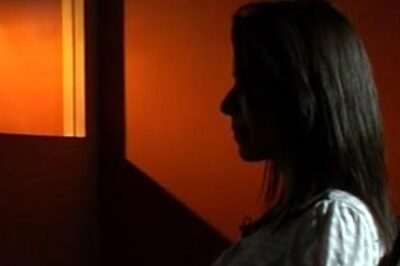 Model alleges agency employee sent her lewd SMS