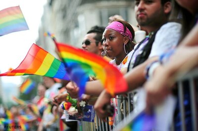 Study finds more gay characters on network TV