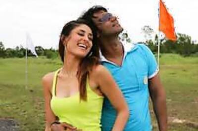 Bolly buzz: Tusshar, Celina get cosy; Bebo on promotion spree