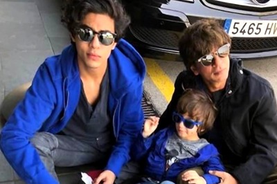 Shah Rukh Khan Poses with Sons Aryan Khan and AbRam Khan in This Throwback Pic