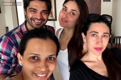 Snapshot: Kareena Kapoor goes makeup-free for a selfie with sister Karisma