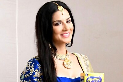 Watch Sunny Leone Move into New Mumbai Home with Husband on Ganesh Chaturthi