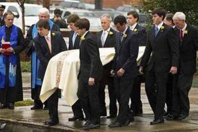 Elizabeth Edwards remembered for her grace