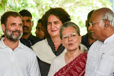 First List of Congress Lok Sabha Picks Today; At Poll Panel Meet, Party Seniors Asked to Gear Up for Do-or-die Battle