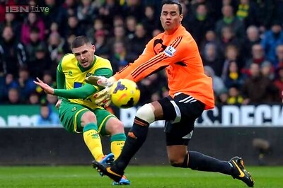Hooper strike gives Norwich point against Swansea