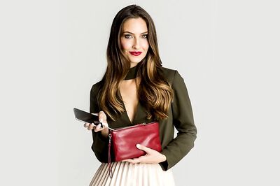 Now a Purse That Will Charge Your Smartphone
