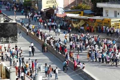 Coronavirus Crisis: GoAir Offers to Fly Stranded Migrant Workers to Home States During Lockdown
