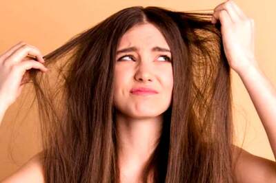 Know The Right Way of Applying Oil To Avoid Damaging Your Hair