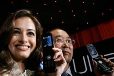 Samsung launches new cell phone line