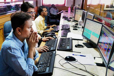 Sensex Plunges by 100 points; Yes Bank Takes a Hit, Tanks 9 Per Cent