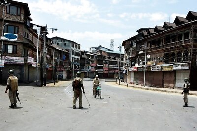 Curfew Lifted But Separatist Shutdown Continues in Kashmir