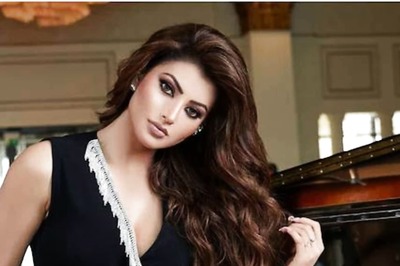 Urvashi Rautela Gets Rs 20 Cr For Her Tamil Debut 'The Legend'? Here's What We Know