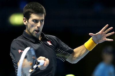 Djokovic, Murray win openers at ATP finals