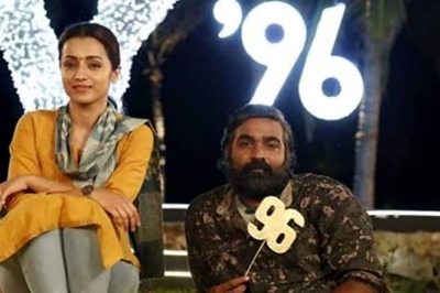 96 Actress Niyathi Kadambi Slays Traditional Look In Floral Saree