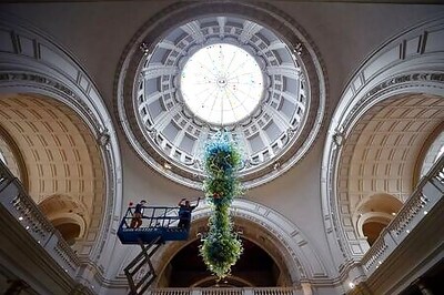 Fine art and face masks: London's Victoria and Albert Museum reopens