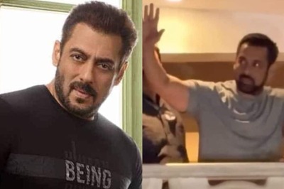 Salman Khan FINALLY Greets Fans Gathered Outside Galaxy Apartments On His Birthday, Watch Viral Video