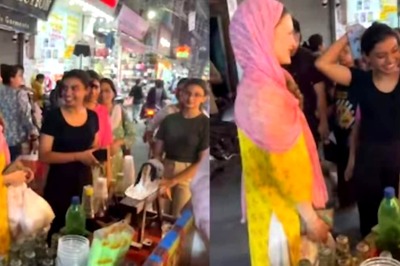 Video Of Finland Woman Talking In Hindi While Exploring Delhi Viral