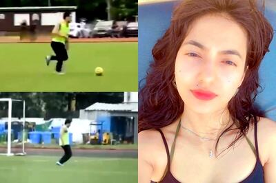 Tiger Shroff Scores Goal in Football Match Despite Injury, Disha Patani's Sister Has Best Reaction