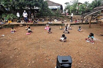 Forced to Travel 50 Km for Online Classes, Children in Maha Villages Reach Out to Child Protection Body for Internet Connection