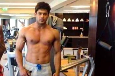 Shirtless Sidharth Shukla Flaunts His Well-chiselled Physique, Says Missing the Gym