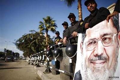 Egypt army topples President Morsi, announces transition