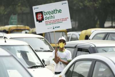 Delhi Govt to Distribute 50 Lakh Masks among School Students from November 1 to Combat Pollution