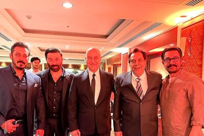 Anupam Kher, Salman Khan, Aamir And Dharmendra Create 'Legendary' Moment