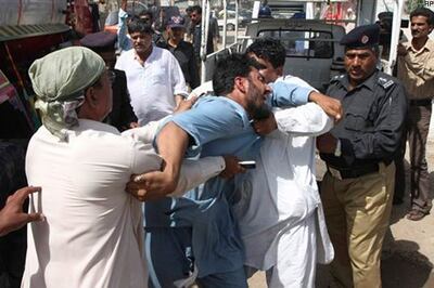 Karachi tense, toll in political killings now 37