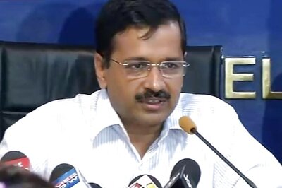 Arvind Kejriwal calls up Mamata Banerjee who puts her weight behind him