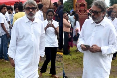 Nitin Desai Funeral: Sanjay Leela Bhansali Bids An Emotional Goodbye To Devdas Art Director